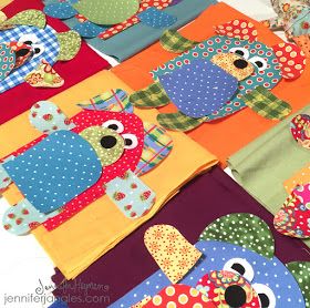 Jennifer Jangles Blog: Maggie and Quincy Bear Applique Quilt with Jennifer Jangles Jennifer Jangles, Bear Applique, Applique Quilt, Lap Quilts, Quilting Tutorials, Applique Quilts, Ceramic Beads, Quilting Fabric, Ceramic Painting