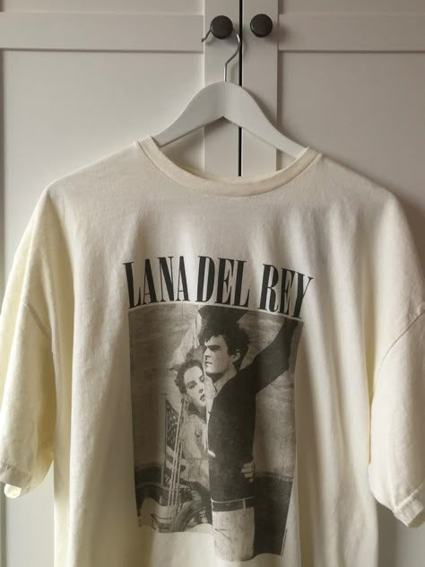 Lana Del Rey Urban Outfitters Shirt, Lana Del Rey Tshirt, Fame Clothes, Lana Del Rey Shirt, Urban Outfitters Shirt, 2000s Clothing, Lana Del Ray, Easy Trendy Outfits, Tshirt Outfits