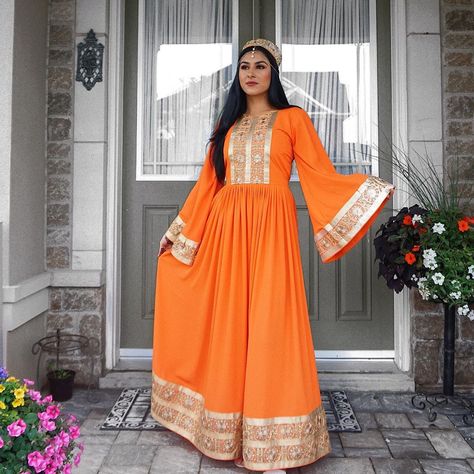 Cultural Day Outfits Traditional Dresses, Cultural Day Outfits, Kameez Ideas, Traditional Dresses Indian, Celebs Outfits, Outfits Traditional, Afghan Beauty, Mayon Dresses, Afghanistan Culture