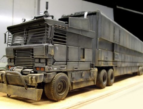 Zombie Survival Vehicle, Apocalyptic Movies, Universal Soldier, Car Max, Custom Chevy Trucks, Custom Big Rigs, Miniature Cars, Zombie Survival, Military Modelling