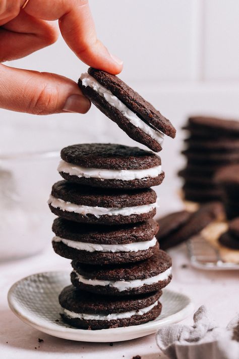 Vegan Oreos, Ella Vegan, Gluten Free Oreos, Homemade Oreo Cookies, Homemade Oreos, Vanilla Cream Filling, Vanilla Filling, Minimalist Baker, Homemade Gluten Free