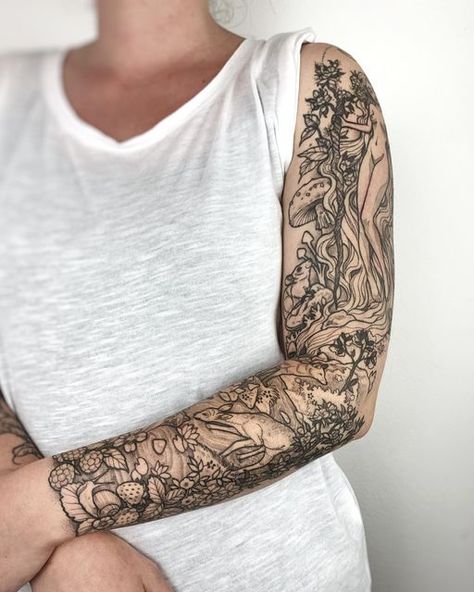 Nature Themed Tattoos, Tattoo Fixes, Themed Tattoos, Animal Sleeve Tattoo, American Traditional Tattoo Ideas, Nature Tattoo Sleeve, Traditional Tattoo Ideas, Lovely Sunday, Mushroom Tattoos