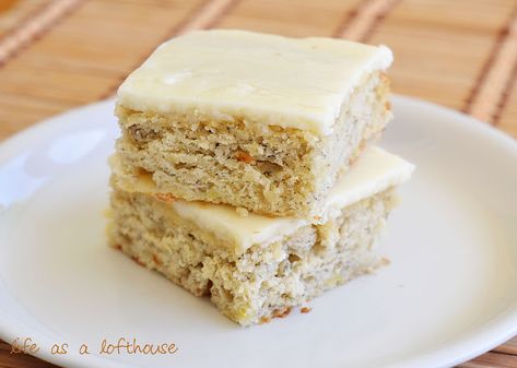 Banana Cake with Browned Butter Frosting Cake No Butter, Cake With Brown Butter Frosting, Life In The Lofthouse, Brown Butter Frosting, Fast Desserts, Banana Bars, Banana Cake Recipe, Browned Butter, Butter Frosting