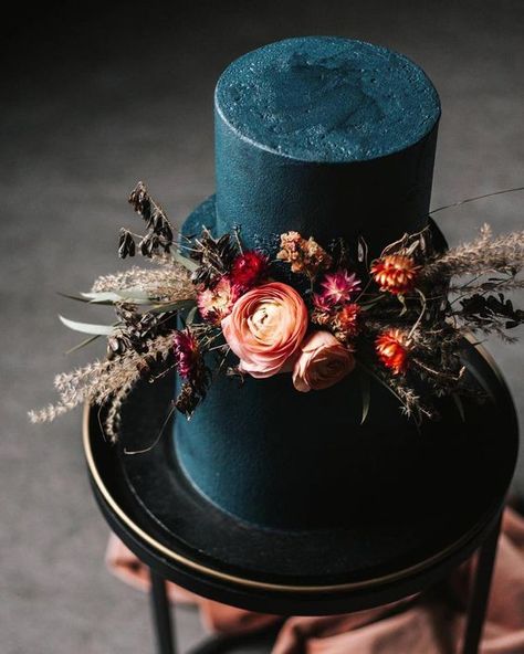 Dark & Dreamy Autumnal Wedding Cakes | Wedding Blog | WeddingDates.ie Jewel Tone Wedding Cakes, Colorful Wedding Cakes, Pretty Wedding Cakes, Wedding Cake Roses, Black Wedding Cakes, Traditional Wedding Cake, Jewel Tone Wedding, Amazing Wedding Cakes, Dark Wedding