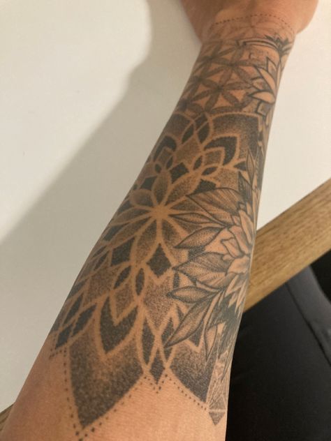 Mandala And Leaves Tattoo, Dark Mandala Tattoo, Dot Work Tattoo Design, Tattoo Filler Ideas Sleeve Backgrounds, Half Sleeve Tattoos Lower Arm, Mandela Tattoo, Best Neck Tattoos, Evil Eye Tattoo, Geometric Sleeve Tattoo