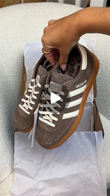 chloë on Instagram: "extra sweet a/w unboxing <33 

[ adidas spezial, autumn trainers, neutral style, adidas originals, asos, autumn winter fashion inspo ]" Autumn Trainers, Adidas Handball Spezial Outfit, Spezial Adidas Outfit, Adidas Spezials, Neutral Style, Adidas Spezial, Adidas Outfit, Autumn Winter Fashion, Adidas Originals