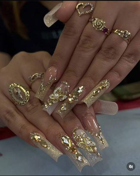 Ongles Bling Bling, Quinceanera Nails, Gold Acrylic Nails, Milky Nails, Gold Nail, Acrylic Nails Coffin Pink, Unique Acrylic Nails, Long Square Acrylic Nails, Bling Acrylic Nails