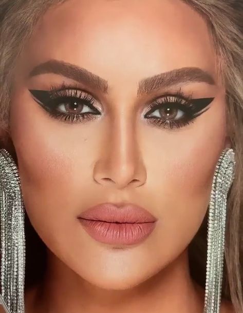 Maya Diab Maya Diab, Beauty Inspo, Model Face, Stunning Eyes, Gorgeous Makeup, Diva, Makeup Looks, Nose Ring, Lips