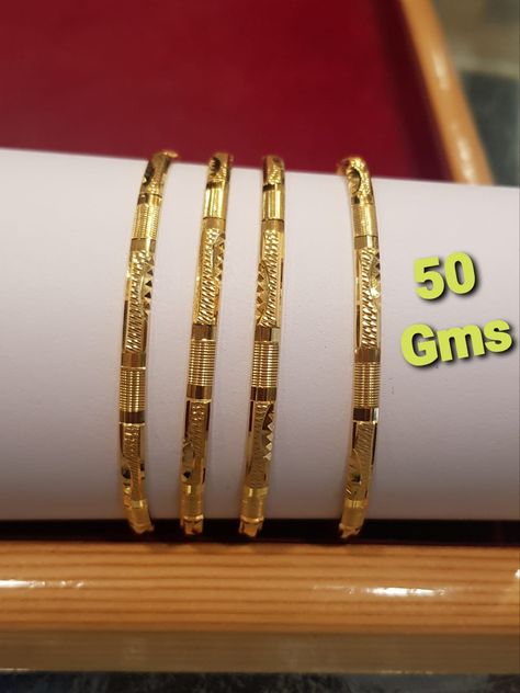 Plain Bangles, Victorian Princess, Temple Jewellery Earrings, Jewelry Bangles, Gold Bracelet Simple, Gold Temple Jewellery, Gold Bangles For Women, Gold Jewelry Outfits, New Gold Jewellery Designs