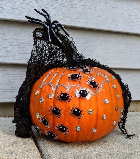 Easy #spider #pumpkin by MetamorFaces Pumpkin Painting Ideas Spiderweb, Pumpkin Patch Tarantula, Spiderweb Painted Pumpkin, Diy Spider Web Yarn, Preserved Spider Web, Pumpkin Spider, Spider Web, Pumpkin Decorating, Pumpkin Carving