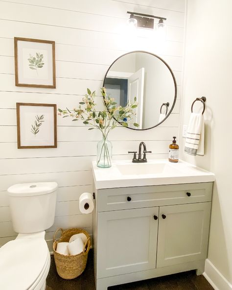 Modern farmhouse powder room with shiplap wall Modern Farmhouse Powder Room, Farmhouse Powder Room, Small Bathroom Wallpaper, Half Bathroom Decor, Powder Room Makeover, Small Bathroom Makeover, Modern Farmhouse Bathroom, Gorgeous Bathroom, Renovation Design