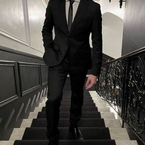 bishop hayes • elite kings club King Club, Empire Series, Gentleman Aesthetic, Clubbing Aesthetic, Night Aesthetic, Book Aesthetic, A Man, Suit Jacket, Wattpad