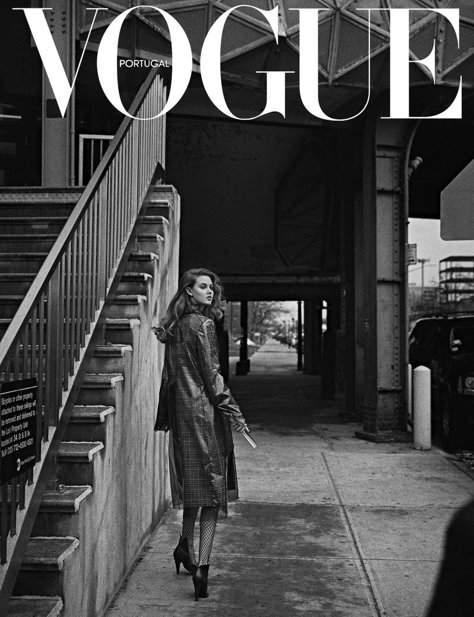 Plakat Design Inspiration, Frank Ocean Poster, Vintage Vogue Covers, Cover Of Vogue, Lindsey Wixson, Vogue Portugal, Vogue Magazine Covers, Desain Buklet, Black And White Photo Wall