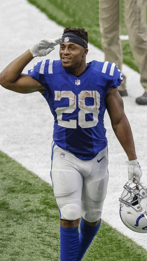 Jonathan Taylor Wallpaper, Jonathan Taylor Colts, Colts Wallpaper, Afl Players, Taylor Wallpaper, Nick Chubb, Football Run, 16 Wallpaper, Nfl Colts