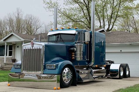 Kyle Smith’s 1999 Kenworth W900L | Overdrive Chevy Diesel Trucks, Kenworth W900, Diesel Mechanics, Custom Big Rigs, Long Nose, Kenworth Trucks, Peterbilt Trucks, Gm Trucks, Big Rig Trucks