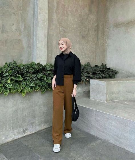 Outfit Hijab Kulot, Formal Outfits For Women Office Wear, Outfit Hijab Casual Rok, Outfit Hijab Ideas, Hijab Outfit Summer, Hijab Fits, Outfit Hijab Casual, Office Wear Women, Casual Hijab