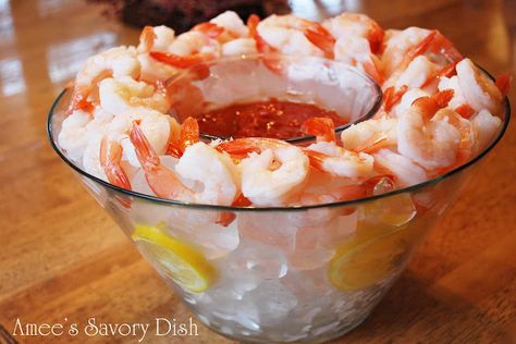 shrimp cocktail presentation | Amee's Savory Dish: Simple Shrimp Cocktail Presentation For Your ... Shrimp Cocktail Presentation, Crab Cocktail, Cocktail Presentation, Cocktail Party Food, Shrimp Appetizers, Cold Appetizers, Shrimp Cocktail, Holiday Appetizers, Christmas Party Food