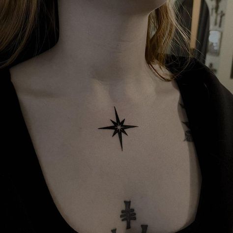 Midline Chest Tattoo, Traditional Sparkle Tattoo, Chest Tattoo Female Dainty, Chest Sparkle Tattoo, 7 Stars Tattoo, Star Tattoo On Knee, Goth Star Tattoo, Ethereal Star Tattoo, Stars On Chest Tattoo