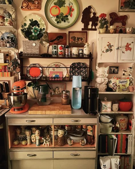 Clutter Kitchen Aesthetic, Vintage Maximalism Kitchen, Cluttered Kitchen Aesthetic, Grandmas Kitchen Aesthetic, Cluttercore Kitchen, Car Interior Girly, Cozy Car Interior, Girly Room Ideas, Clutter Kitchen