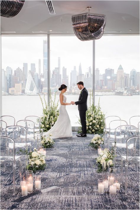 Wedding ceremony at Envue Hotel in Weehawken, NJ | Envue Hotel Wedding | Photos by Idalia Photography #idaliaphotography #envuehotel #envuehotelwedding #nycwedding Rooftop Wedding Decor, Ceremony Arrangements, Hotel Wedding Ceremony, Skyline Wedding, Altar Flowers, Indoor Wedding Ceremonies, Wedding Altars, Wedding Ceremony Backdrop, Wedding Inspired