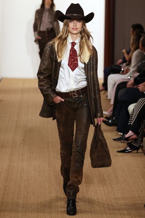 Ralph Lauren Fall 2024 Collection Ralph Lauren Fall Winter 2023 2024, Ralph Lauren Catwalk, Winter Outfits Ralph Lauren, Western Ralph Lauren Aesthetic, 90s Ralph Lauren Ad, Ralph Lauren Cowgirl, Ralph Lauren Fall Winter 2024, Ralph Lauren 2024 Fall, Ralph Lauren Spring Summer 2024