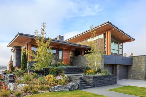 Japanese House Modern, Glulam Beams, West Coast House, Pacific West Coast, West Coast Modern, Modern Japanese House, Contemporary Beach House, Lake Houses Exterior, Exterior House Remodel