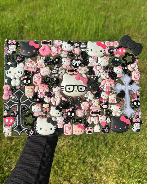 I HAD TO DO IT AGAIN😍😍😍 • • • All cases are 40% off on my Etsy right now until 9/6! Link in bio to shop🛍️🩷 • • • #junkcase #junkcases #junkphonecase #junkphonecases #macbookjunkcase #junkmacbookcase #jvnkedbybaee #explore #explorepage #explorepage✨ #sanrio #hellokitty #hellokittylover #reels Macbook Junk Case, Junk Laptop Case, Junk Macbook Case, Hello Kitty Junk Case, Junky Cases, Junk Items, Junk Case, Hello Kitty Decorations, Cute Couple Text Messages