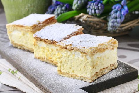 Hungarian Desserts, Napoleon Cake, Puff Pastry Cream Puffs, Polish Desserts, Puff Pastry Filling, Puff Pastry Dough, Popular Desserts, Custard Filling, Flaky Pastry