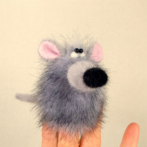 Little grey mouse finger puppet. Finger puppet theatre for children. Petite plush mouse. Small stuffed animal. Gray mouse toy for fingers. Small Stuffed Animals, Mouse Toy, Felt Finger Puppets, Marionette Puppet, Pink Rabbit, Puppet Theater, Eco Friendly Toys, White Kittens, Red Cat