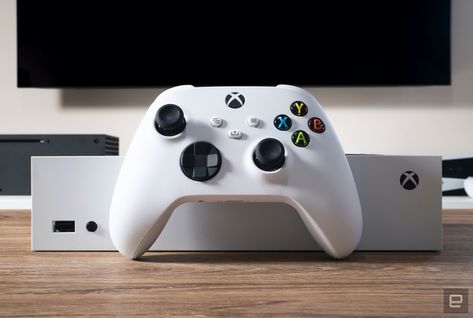 Xbox Game Pass cloud gaming arrives on consoles  Engadget Ppt Ideas, Xbox Wireless Controller, Xbox Series S, Gaming Setups, Cloud Gaming, Xbox Console, S Aesthetic, Xbox Game, Xbox Controller