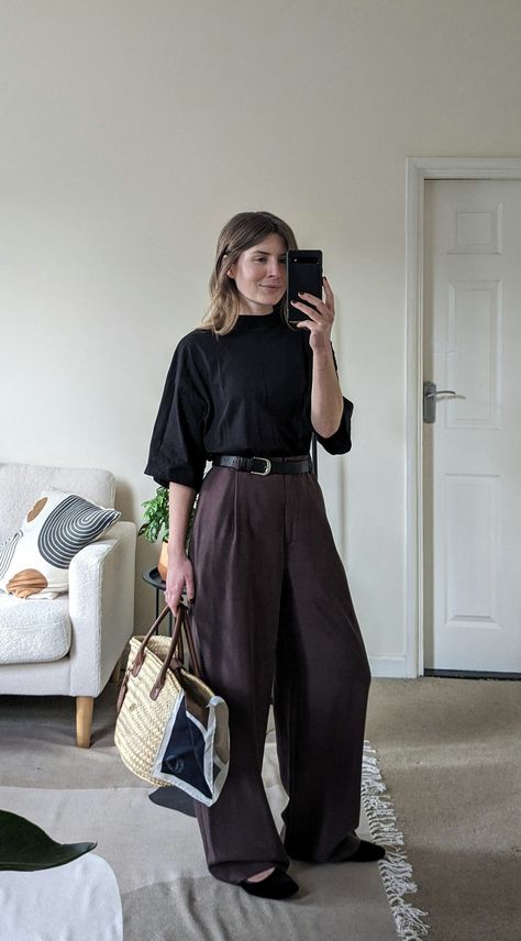 Brown Linen Trousers Outfit, Brown Trousers Outfit Casual, Eclectic Office Outfit, Brown Trousers Outfit, Trousers Street Style, Teacher Work Outfit, Trousers Outfit Casual, European Closet, Tailored Outfits