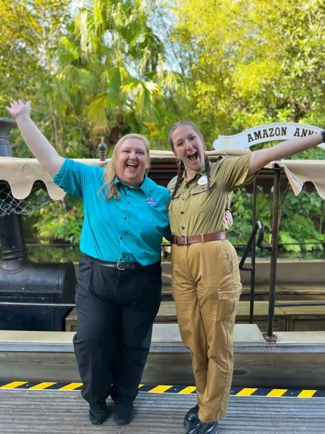 Jungle Cruise Costume Ideas, Jungle Cruise Costume, Jungle Cruise Skipper Costume, Disney Cruise Halloween Costumes, Disney Cast Member Costumes, Lion King Jr Costumes, Jungle Cruise Movie, Disney Cast Member, Jungle Cruise