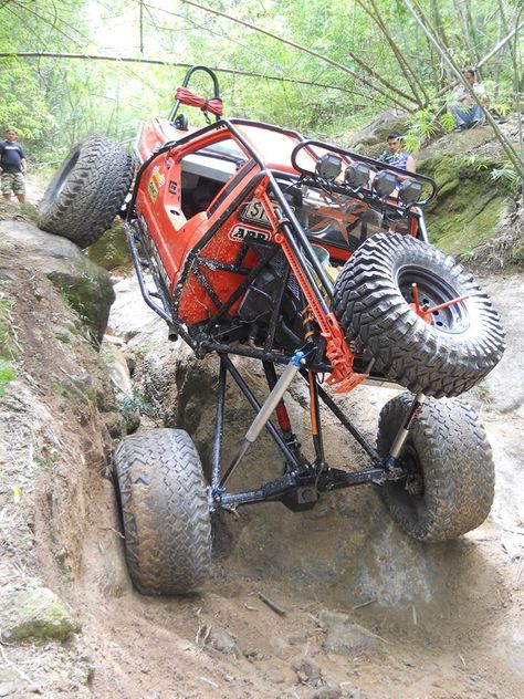 Foreign Toyota crawler Toyota Rock Crawler, Toyota Truggy, Mobil Rc, Freetime Activities, Jimny Suzuki, Rc Rock Crawler, Off Road Buggy, Toyota Car, Mud Trucks