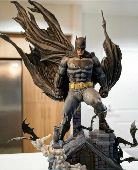 Batman Sculpture, Dc Statues, Superhero Statues, Superman Live Wallpaper, Medieval Japanese, Batman Metal, Batman Statue, Marvel Statues, Dc Figures