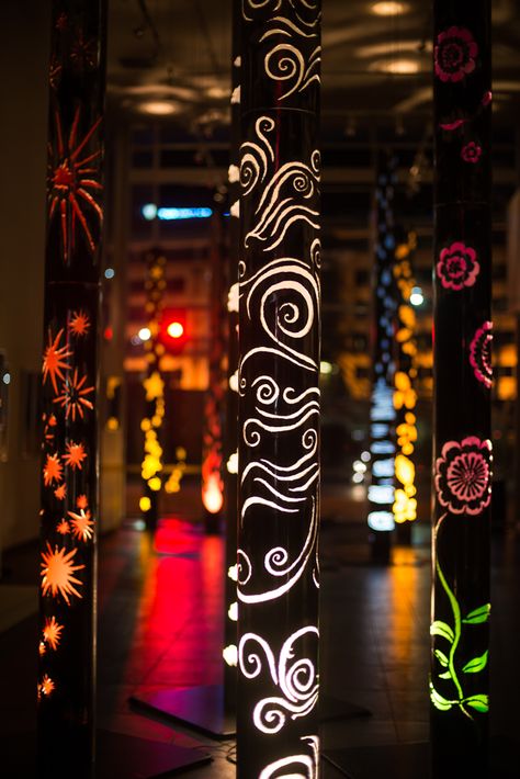 Peace Poles, Peace Pole, Garden Totem, Pvc Pipe Crafts, Art Pole, Garden Totems, Garden Poles, Pvc Projects, Mosaic Garden Art