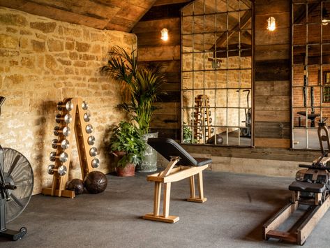 Barn Gym, Best Gym Equipment, Luxury Farmhouse, Dream Home Gym, House Gym, Luxury Gym, Small Gym, Rustic Luxury, Gym Mirrors