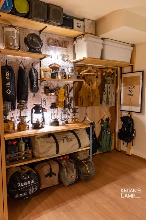 Hunting Gear Storage Room, Camping Gear Storage Ideas, Outdoor Gear Storage Ideas, Gear Shed, Cabin Shelving, Outdoor Gear Room, Hiking Gear Storage, Hiking Organization, Gear Room Organization