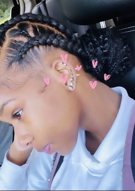 braids Classy Piercings, Nose Piercing Ideas, Daith Piercings, Piercings Ideas, Cool Ear Piercings, Pretty Ear Piercings, Face Piercings, Piercings For Girls, Cool Piercings