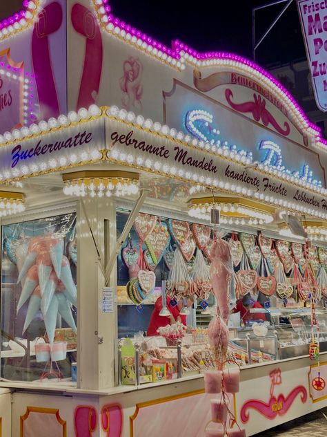 Amusement Park Food, State Fair Food, Ice Cream Stand, Themed Photography, Carnival Food, Food Stands, Fair Food Recipes, State Fair, Amusement Park