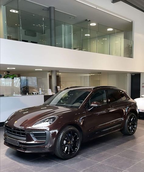 Porsche Suv Aesthetic, Brown Car Wrap, Tan Porsche, Porsche Macan Aesthetic, Porsche Cayenne Aesthetic, Porsche Cayenne Black, Brown Porsche, Cayenne Porsche, Brown Car