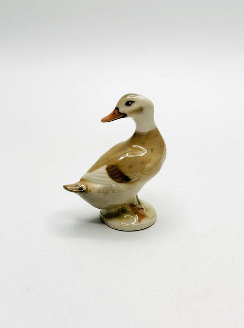 Saxony Ducks, Antique Figurines, Beautiful Cake Stands, Porcelain Animal, Napa Ca, Vintage Figurines, Saxony, Beautiful Bowls, Ceramic Figurines