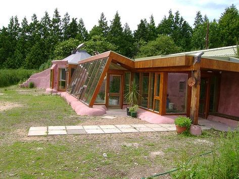 Earth Ship, Earth Sheltered Homes, Earthship Home, Earth Sheltered, Underground Homes, Greenhouse Plans, Cob House, Earth Homes, Natural Building