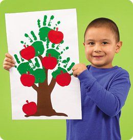 Preschool Apple Theme, September Crafts, Apple Preschool, Footprint Crafts, Apple Craft, Apple Activities, Fall Preschool, Hand Prints, Apple Theme