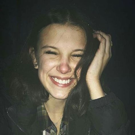 Maybelline Concealer, Eleven Stranger Things, Face Facial, Beauty Products Drugstore, Laura Geller, Brown Aesthetic, Bobby Brown, Millie Bobby Brown, Her Smile