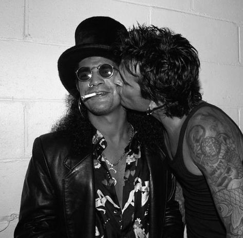 Slash And Tommy Lee, Motley Crue Haircut Women, Classic Rock Tattoo Ideas, Motley Crue Tattoo, 80s Rocker, Hair Metal Bands, Motley Crüe, Nikki Sixx, Tommy Lee