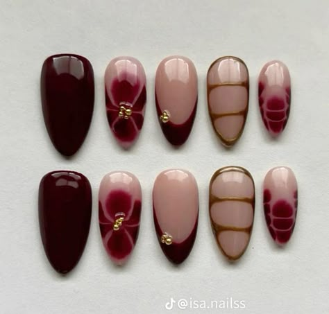 Wine Color Nail Ideas, Simple Minimalist Nail Art, Nail Inspo 90s, Ethereal Nail Designs, Dark Trendy Nails, Cute And Easy Fall Nails, Fall Wine Nails, Holiday Inspired Nails, Brown And Red Nails Design