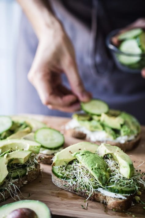 Alfalfa Sprouts Recipes, Goat Cheese Sandwich, Sprout Sandwich, Cucumber Goat Cheese, Microgreens Garden, Mozzarella Sandwich, Avocado Cucumber, Alfalfa Sprouts, Vegetarian Sandwich