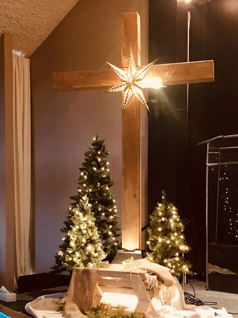 Christian Christmas Outdoor Decorations, Church Winter Decorations, Christmas Church Window Decorations, Christmas Cross Decorations, Christmas Church Stage Design Ideas, Christmas Cantata Ideas, Churches Decorated For Christmas, Church Stage Christmas Decorations, Decorate Church For Christmas