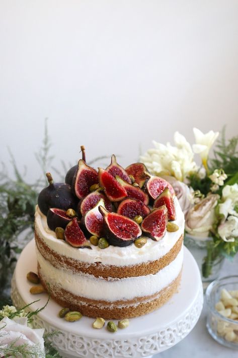 Citrus Olive Oil Cake with Honey and Figs Citrus Olive Oil Cake Recipe, Dreamy Birthday Cake, Citrus Olive Oil Cake, Catering Inspiration, Chocolate Olive Oil Cake, Olive Oil Cake Recipe, Whimsical Cake, Fig Cake, Zsazsa Bellagio