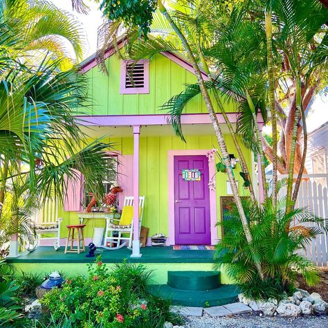 All Posts • Instagram Key West House Colors, Key West Art, Key West Cottage, Key West House, Tropical Hideaway, Hemingway House, Key West Style, West Home, Whimsical Home